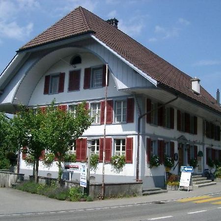 Landgasthof-Hotel Adler Langnau im Emmental Esterno foto